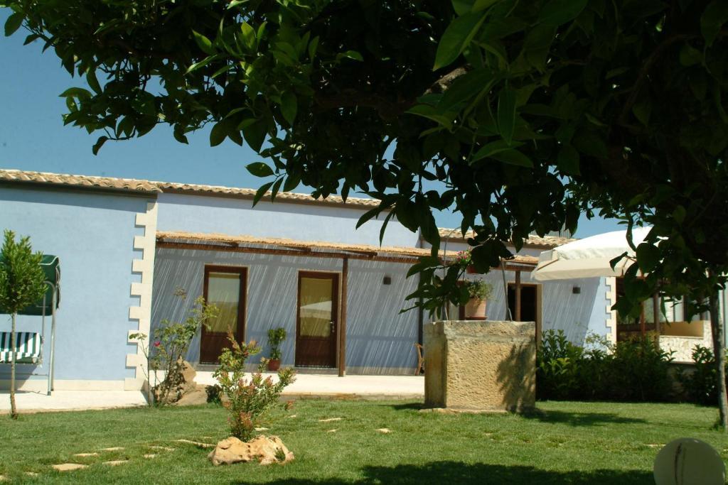 Terre Iblee Resort Chiaramonte Gulfi Exterior foto