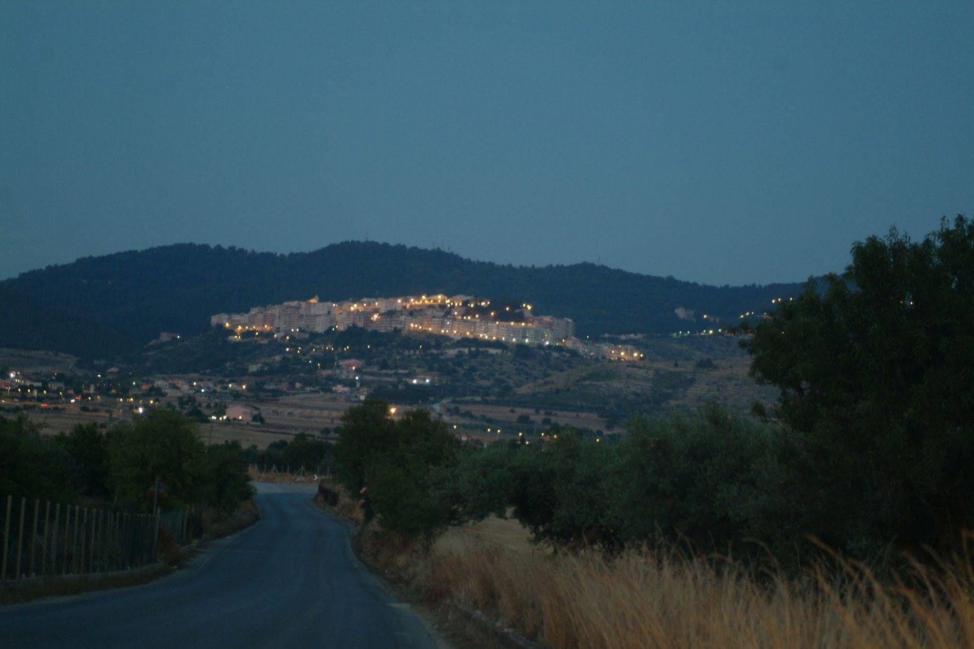 Terre Iblee Resort Chiaramonte Gulfi Exterior foto